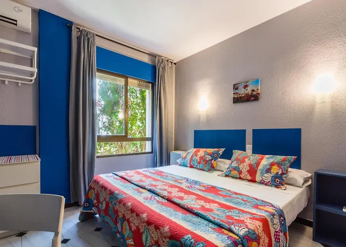 Hostal Tropical